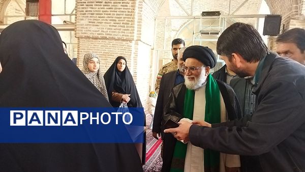 گذری بر حضور ادارات مختلف نیشابور در سومین جمعه آذر ماه 