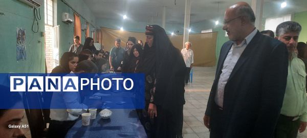 حضور گسترده مردم شهرستان دهلران در دور دوم انتخابات‌ ریاست‌جمهوری