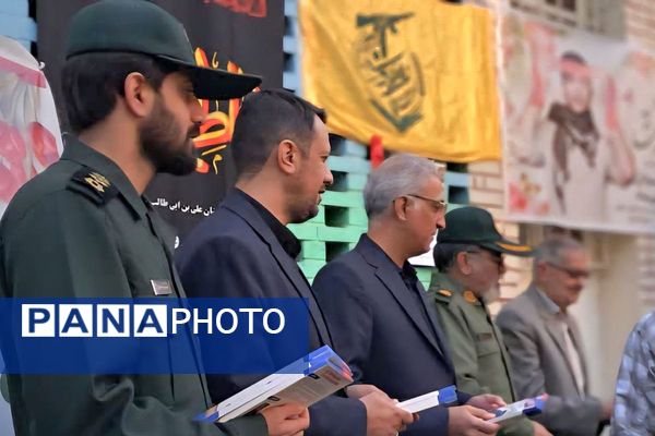 نواختن زنگ هفته بسیج در دبیرستان عرفان