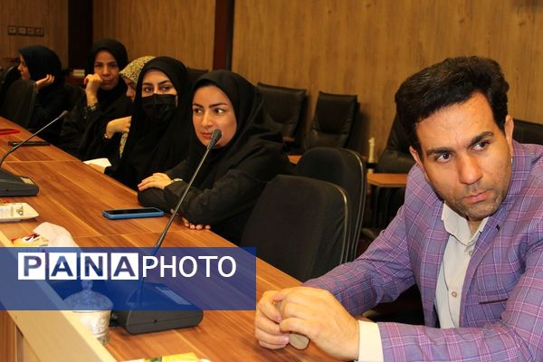 برگزاری کارگاه توانمندسازی مراقبین سلامت در بهارستان‌دو