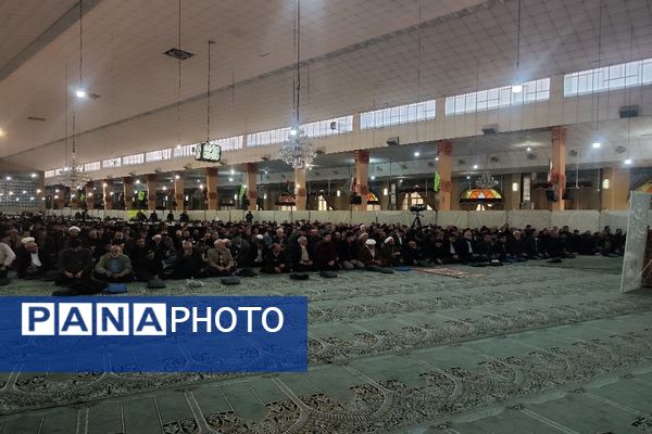 نماز جمعه این هفته شهرستان پاکدشت شاهد حضور پر رنگ فرهنگیان بود