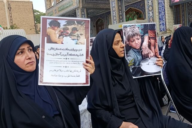 چهلم سردار حاجی‌زاده و فرزندان شهدا در منطقه ۱۷