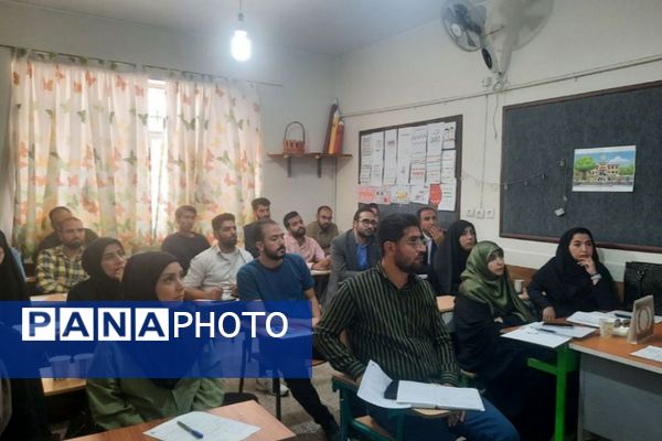 برگزاری کارگاه توانمندسازی نیروی انسانی طرح توانا ویژه نومعلمان در ناحیه یک شهرری