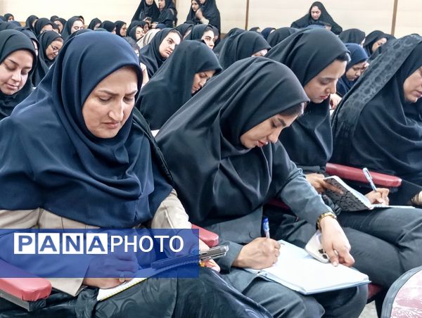 دوره ارزشیابی کیفی–توصیفی؛ گامی نو در مسیر توانمندسازی معلمان عنبرآباد