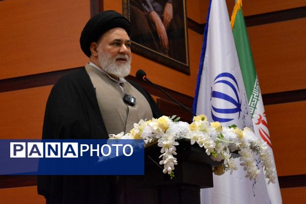 نشست هم‌اندیشی معاونین پرورشی، روحانیون امین و ائمه جماعات در بهارستان‌دو