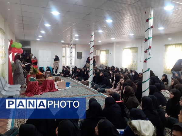 مدرسه نمونه سردار شهید محمدی پور خلیل آباد میزبان شادی یلدا 