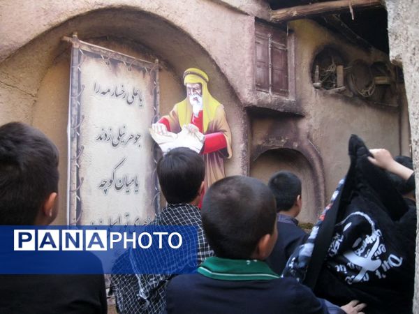 بازدید دانش آموزان دبستان سمیه قم از نمایشگاه حدیث غربت