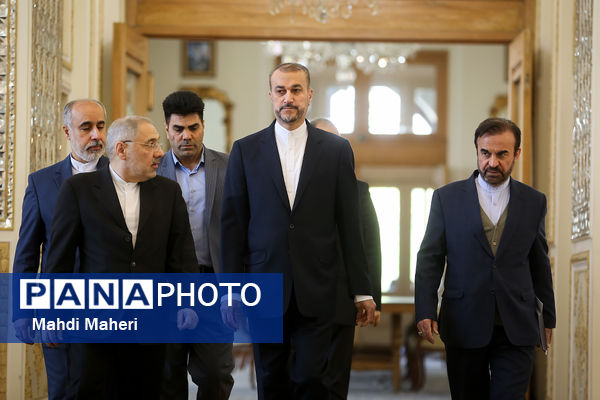 نشست وزیر خارجه با سفرای خارجی مقیم تهران