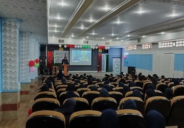 اجلاس نماز دانش‌آموزی در شهرستان معمولان با حضور امام جمعه و تقدیر از برگزیدگان قرآن و نماز