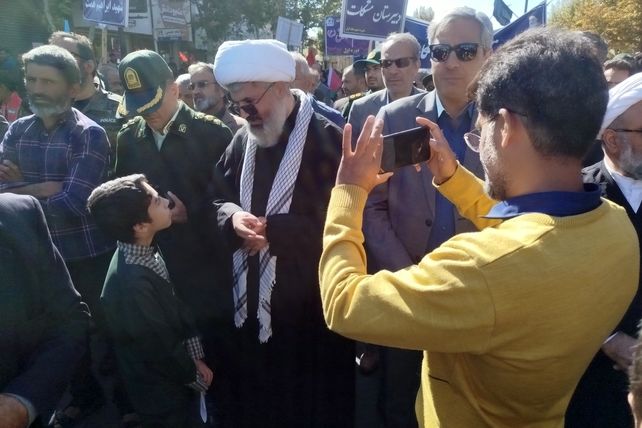 حضور پرشور دانش‌آموز خبرنگاران پانا کاشمر در راهپیمایی ۱۳ آبان