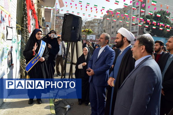 حضور پرشمار مسئولان آموزش و پرورش در جشن دهه فجر