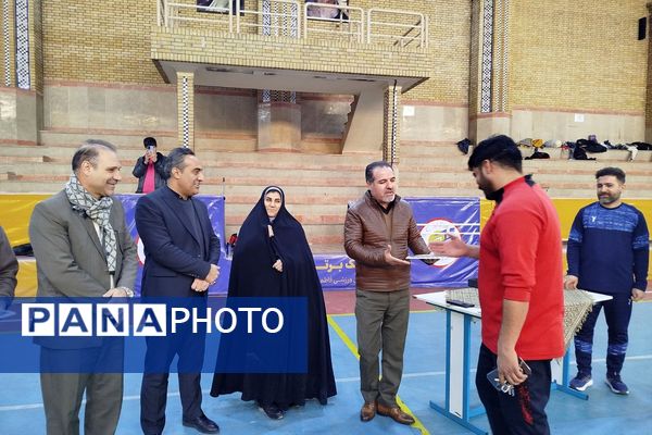 حضور دانش‌آموزان ابتدایی ناحیه دو شهرری در مسابقات فوتسال