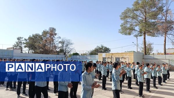 تقدیر مدیر دبیرستان رئیس زاده از پرسنل نیروی انتظامی خلیل آباد