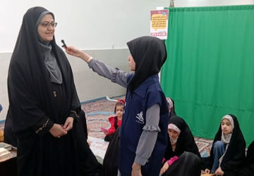 مربی کودک جهادی که شعله امید را در قلب‌های کوچک کودکان روشن می‌کند