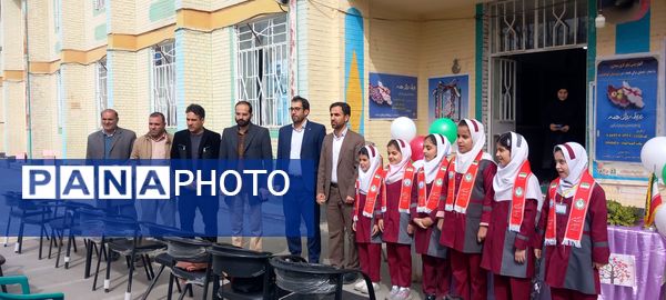 زنگ جشن نیکوکاری با شعار «عیدی برای همه» در دبستان دخترانه شاهد کوهدشت 