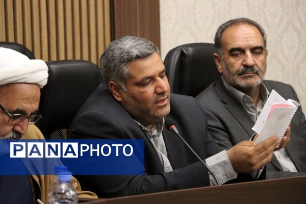 نشست هم‌اندیشی فرهنگیان تربت‌حیدریه با محوریت نهضت مدرسه‌سازی
