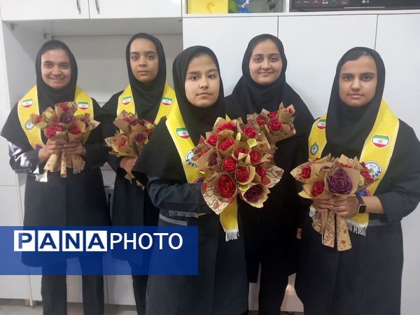 انتخابات شورای دانش آموزی در دبیرستان دخترانه فرهیختگان 