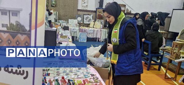افتتاح نمایشگاه دست‌سازه‌های هنرجویان هنرستان‌های محمودآباد 