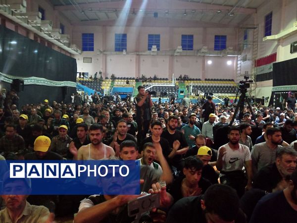 همایش بزرگ کشوری کاروان زیارتی رهسپاران عصر ظهور در ورزشگاه عراق 