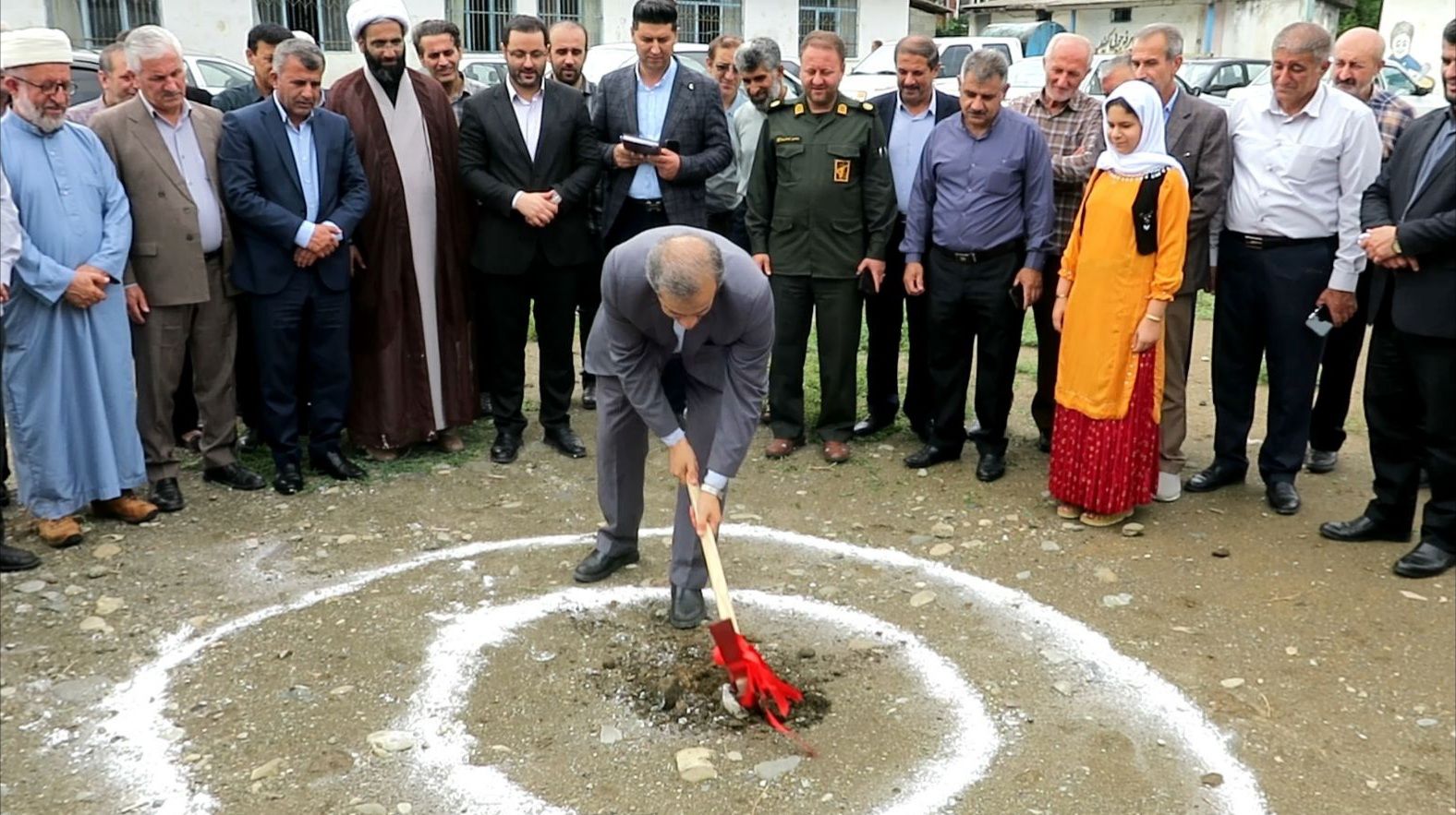 مراسم کلنگ‌زنی دبستان ۹ کلاسه غزالی ناو