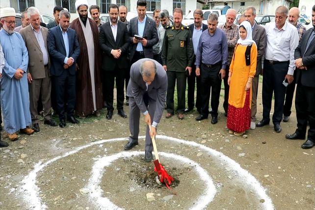 مراسم کلنگ‌زنی دبستان ۹ کلاسه غزالی ناو