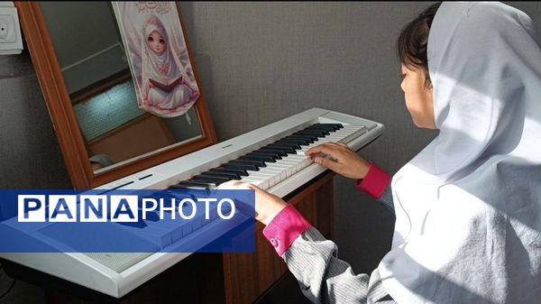 جشنواره فرهنگی هنری ماها در دبستان پنجم مهر