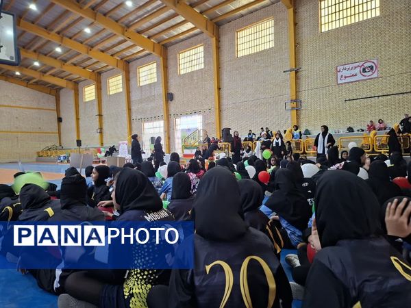 افتتاحیه طرح ملی میدان پویا و مسابقات هندبال در باشگاه غدیر محسن آباد برخوار