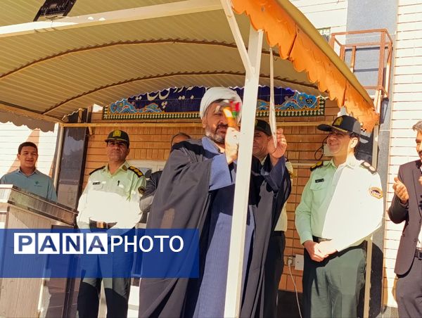 تقدیر مدیر دبیرستان رئیس زاده از پرسنل نیروی انتظامی خلیل آباد