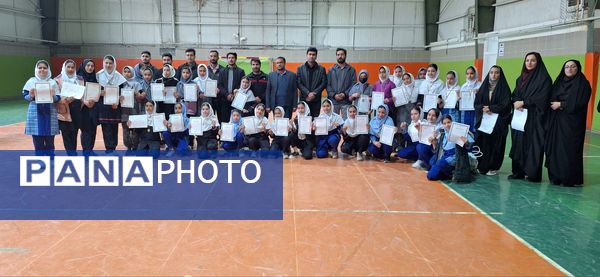 مسابقات هندبال مدارس ابتدایی در زاوه