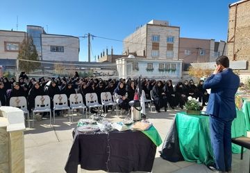 مراسم عزاداری حضرت فاطمه (س) در مدرسه شهید محمدی پور خلیل‌آباد 