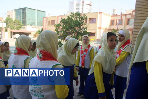 آیین سپاس معلم در دبستان دخترانه شهید باهنر بوشهر