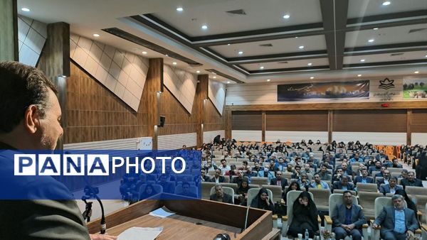 آشنایی معلمان تربت‌حیدریه با مبانی هوش مصنوعی