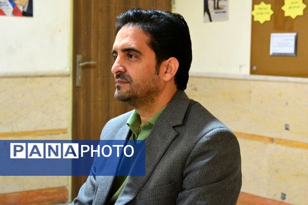 برگزاری کافه ۵۷ در دبیرستان فرهنگ