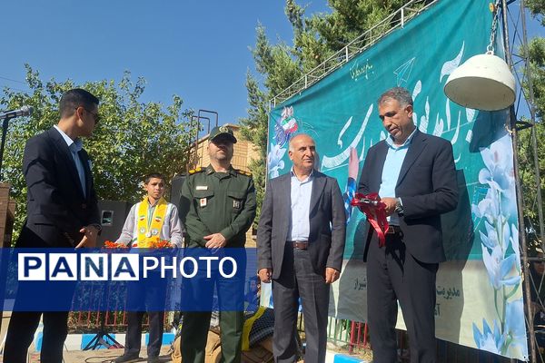 مهر با مقاومت همگام در دبیرستان هیأت امنایی رازی ناحیه چهار شیراز 