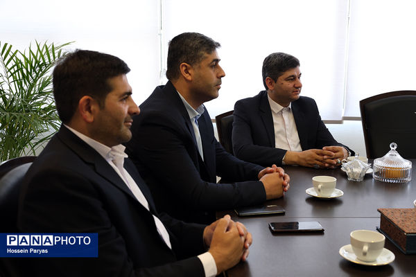 دیدار مسئولان سازمان دانش‌آموزی و خبرگزاری پانای آذربایجان شرقی با مدیرعامل خبرگزاری پانا