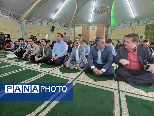  یادواره شهید و تقدیر از معلمان و دانش‌آموزان فعال در دبیرستان سما کاشمر