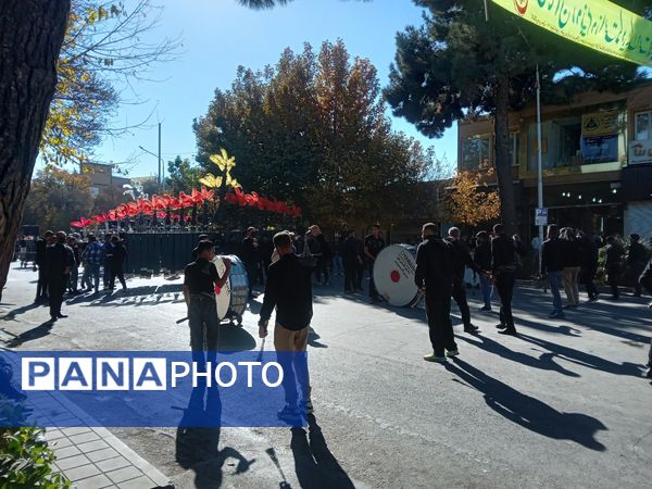 مراسم عزاداری شهادت حضرت فاطمه زهرا (س) در خیابان های نیشابور