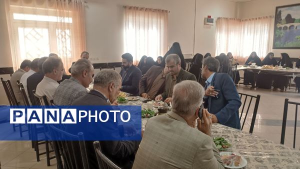 گرامیداشت پدافند غیرعامل با حضور مسئولان شهرستان در دبیرستان وکیلی ۹