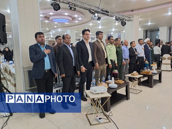 جشن تجلیل ازمقام والای معلم در بندرخمیر