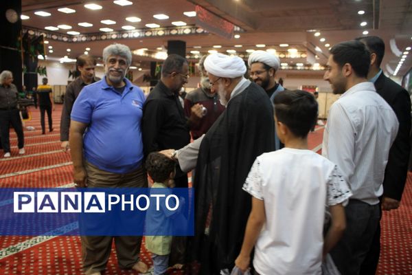 فروغ ایمان و همدلی در نماز جمعه بندرعباس
