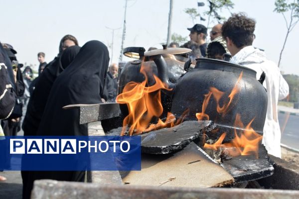 پیاده روی دلدادگان اربعین حسینی ع در اسلامشهر به سوی امامزاده اسماعیل