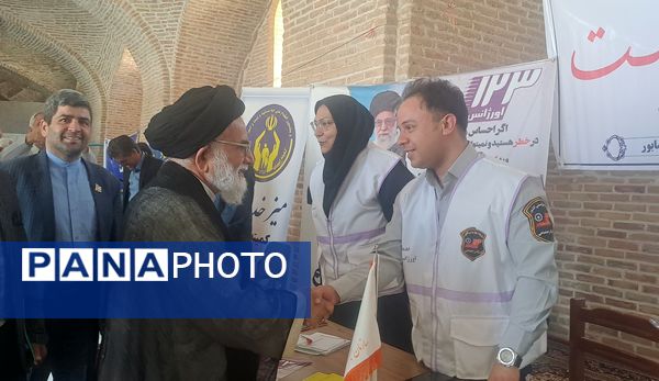 میز خدمت ادارات نیشابور پیش از نماز جمعه 