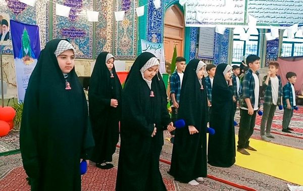 دانش‌آموزان بویین‌زهرایی در جشن روزه‌اولی‌ها از خدای خود تشکر کردند