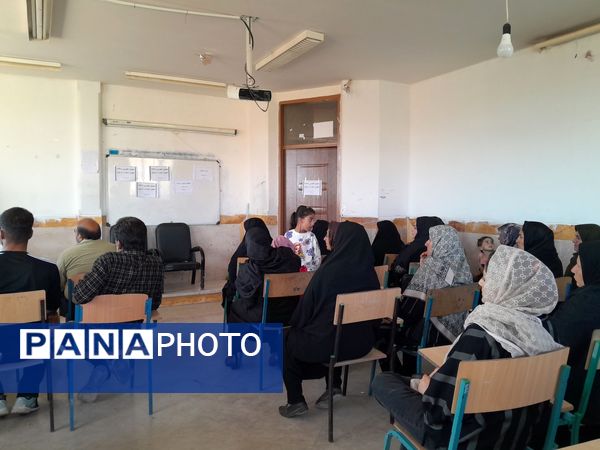 برگزاری جلسه آییننامه انجمن اولیا و مربیان در دبیرستان خدیجه کبری منطقه زاغه