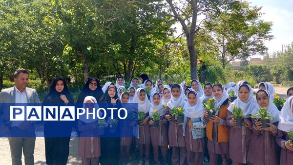 بازدید دانش‌آموزان مدرسه ایران از فضای سبز شهرداری ملارد به مناسبت روز زمین پاک