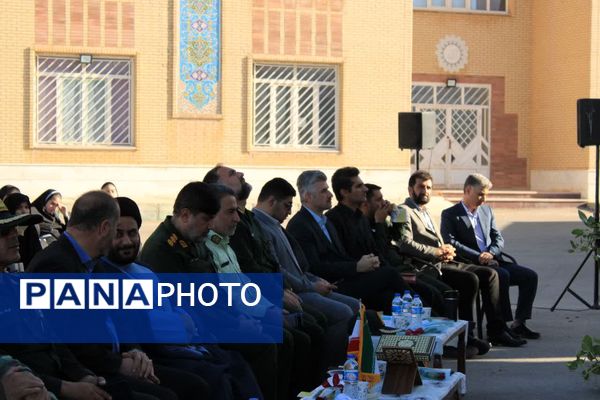 مراسم گرامیداشت هفته دفاع مقدس در هنرستان فاطمه‌الزهرا(س) گچساران