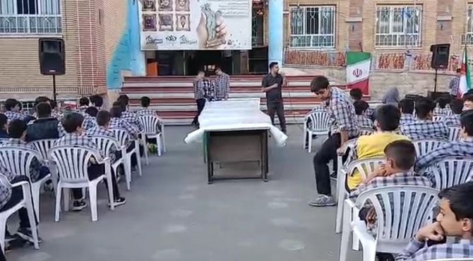 گرامیداشت روز دانش‌آموز در مدرسه امیرکبیر قم