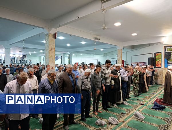 حضور دانش‌آموز خبرنگاران پانا در نماز جمعه به مناسبت روز خبرنگار