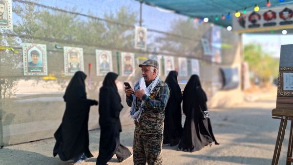 سفر دختران به سرزمین راز و نیاز؛ بازخوانی حماسه در قامت میراث‌داران نور