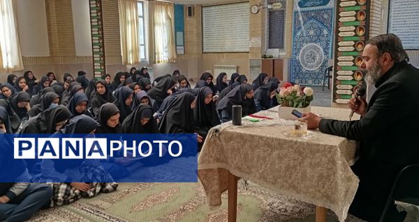 ایام فاطمیه و فضایی با نور و معنویت در دبیرستان نمونه محبوبی 